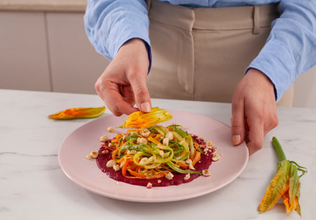 Zoodles vegatarianos cocinados con placa de inducción Whirlpool i100 - step9