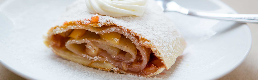 Apple strudel main image
