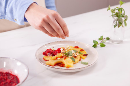 Ensalada fría de piña al vapor con puré de frutos rojos y menta - step6