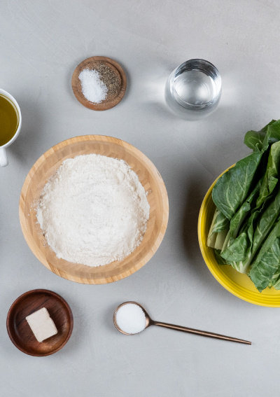 Gevulde focaccia met snijbiet ingredients