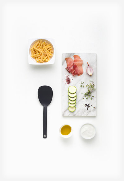 Saus met saffraan, courgettes en tirolerspek (gerookte ham) ingredients