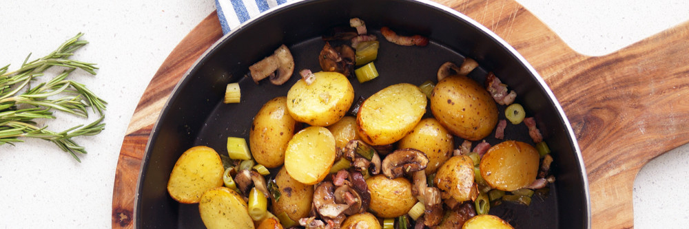 Leonie's Crispy aardappeltjes met spek, champignons en bosui main image