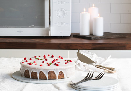 Mjuk pepparkaka med lingon och glasyr i Whirlpool Crisp mikrovågsugn - step10