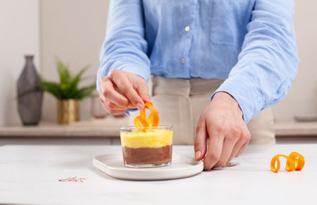 Tvåfärgad chokladmousse gjord med Whirlpool i100 induktionshäll - step7