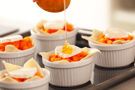 Minipaier med sopp, gresskar, honning og kastanjer - step8