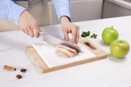 Gröna äpplen fyllda med Masala kyckling - step1
