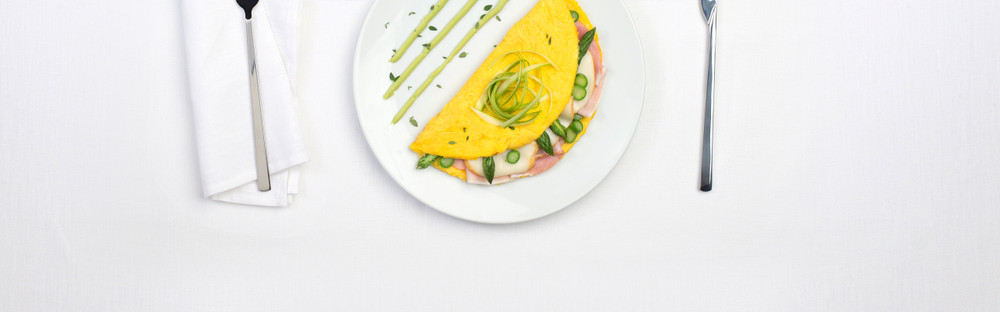 Omelette with asparagus, prague ham and cheese main image