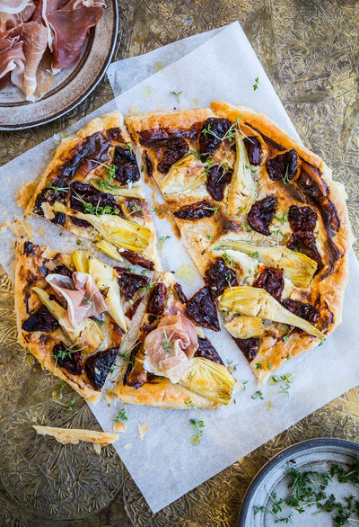 Crispad smördegstarte med soltorkad tomat, kronärtsskocka och lufttorkad skinka ingredients