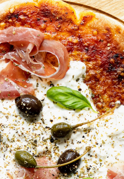 Francine's Burrata pizza met Crisptechnologie ingredients