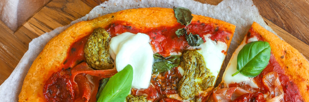 Marike's Glutenvrije pizza met burrata en parmaham main image