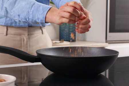 Café et pudding au chocolat préparés avec la plaque à induction Whirlpool - step6