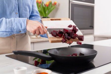 Zoodles vegatarianos cocinados con placa de inducción Whirlpool i100 - step3