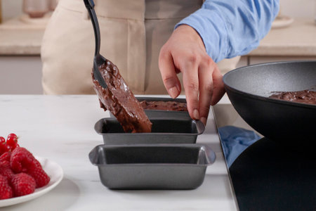 Café et pudding au chocolat préparés avec la plaque à induction Whirlpool - step8