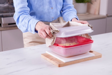 Ensalada fría de piña al vapor con puré de frutos rojos y menta - step4