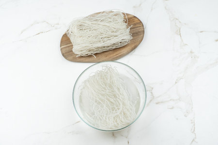 Pad thaï aux scampis - step1