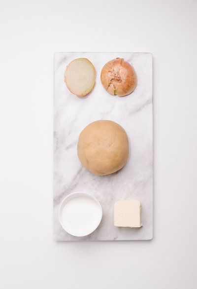 Karameliserad löktarte tatin ingredients