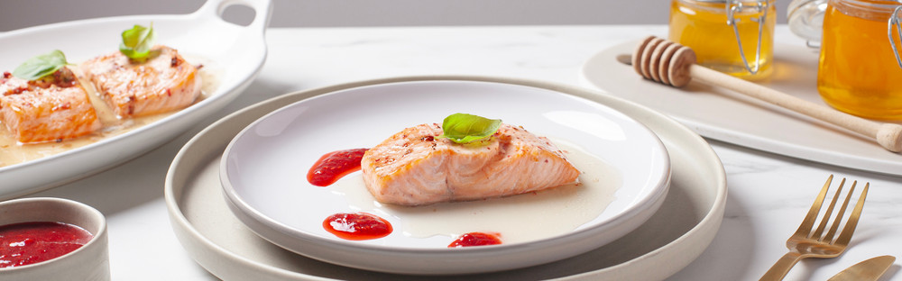 Honey glazed steamed salmon with lime and raspberries main image