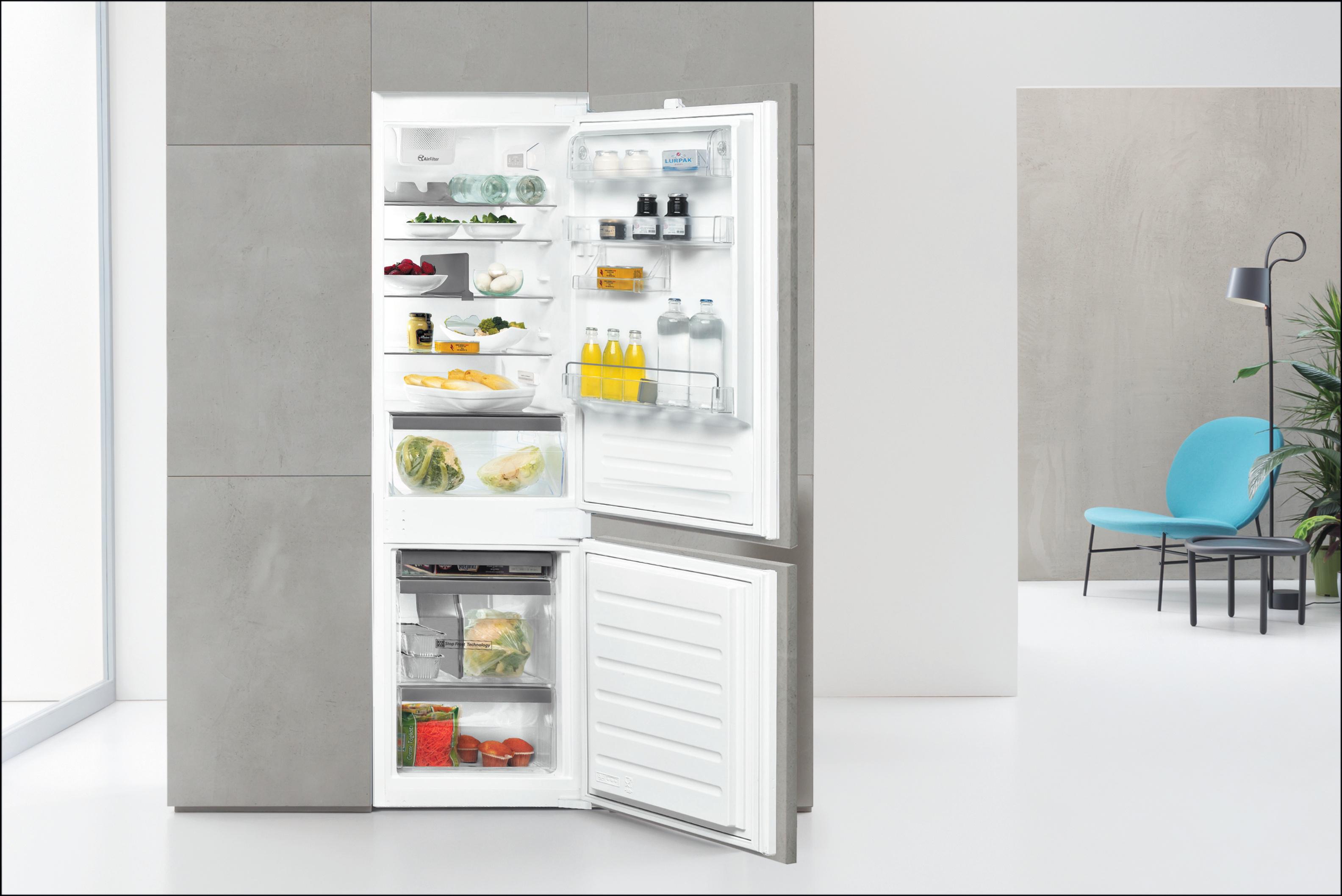 Whirlpool Hűtő/fagyasztó kombináció Beépíthető ART 6711 SF2 Fehér 2 doors Lifestyle frontal open