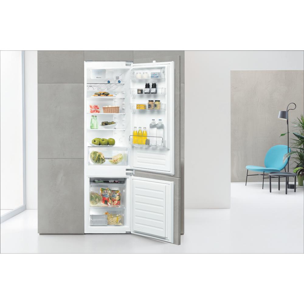 Whirlpool Kühl- / Gefrierkombination Einbaugerät WBB 20SC21R Weiss 2 Türen Lifestyle frontal open