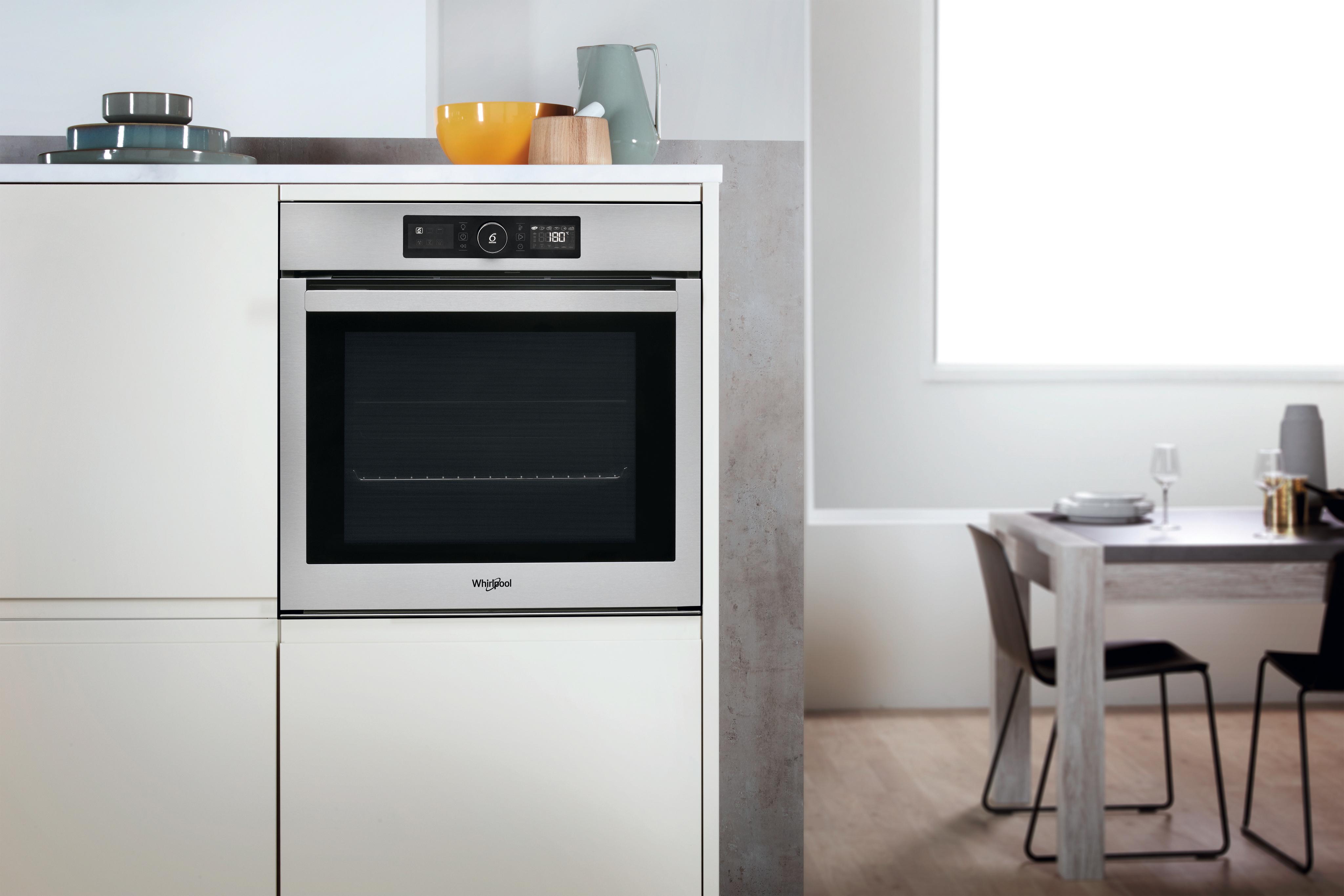 Whirlpool pećnica Ugradbeni AKZ9 6230 IX Električna A+ Lifestyle frontal