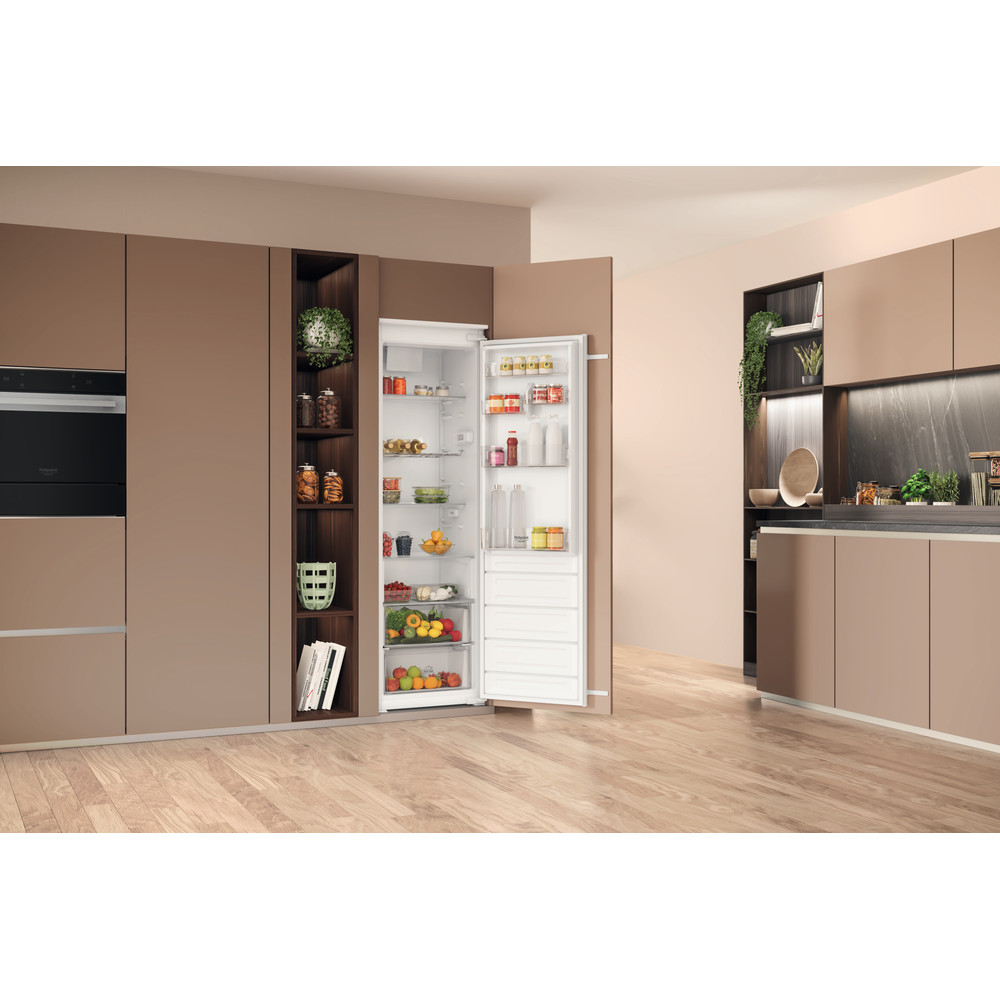 Hotpoint_Ariston Хладилник За вграждане HASD18A011A1 Стомана Lifestyle perspective open