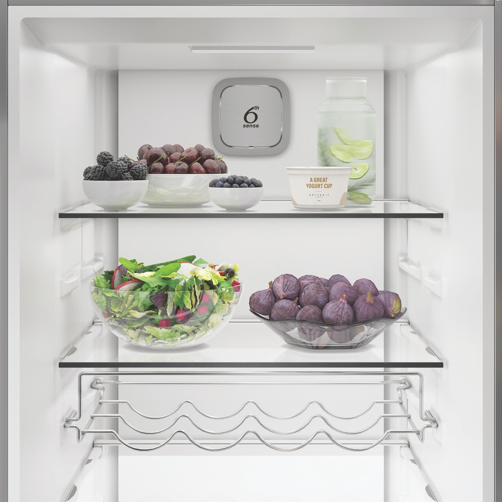 Whirlpool Réfrigérateur Pose-libre WHMLF 6442 XP4 New Silver – ARC 1035 Lifestyle frontal