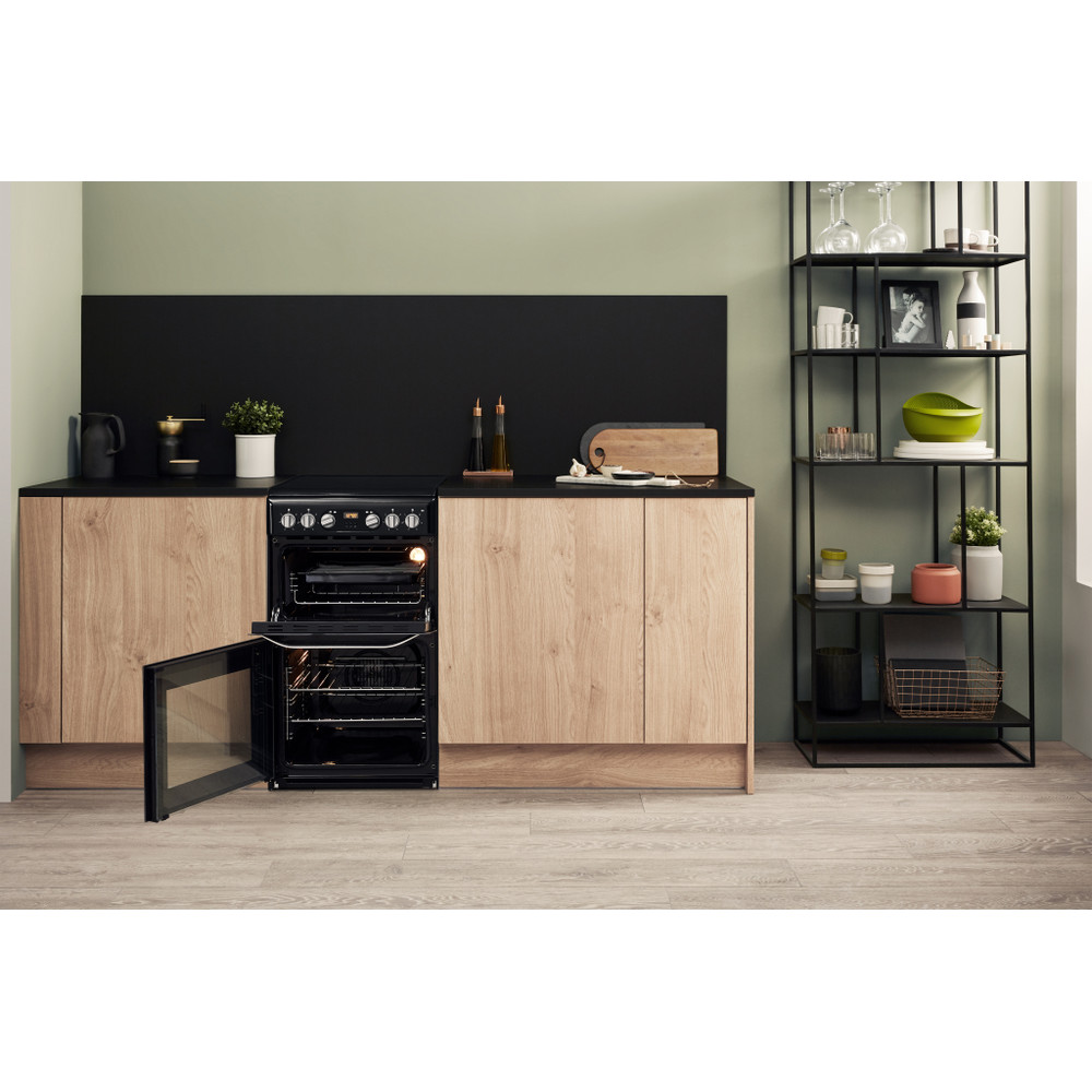 Hotpoint Double Cooker HD5V93CCB/UK White A Enamelled Sheetmetal Lifestyle frontal open