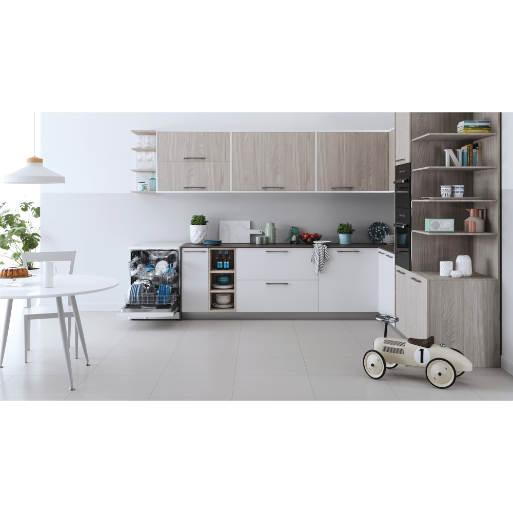 Indesit Perilica posuđa Samostojeći DFE 1B19 13 Samostojeći F Lifestyle frontal open