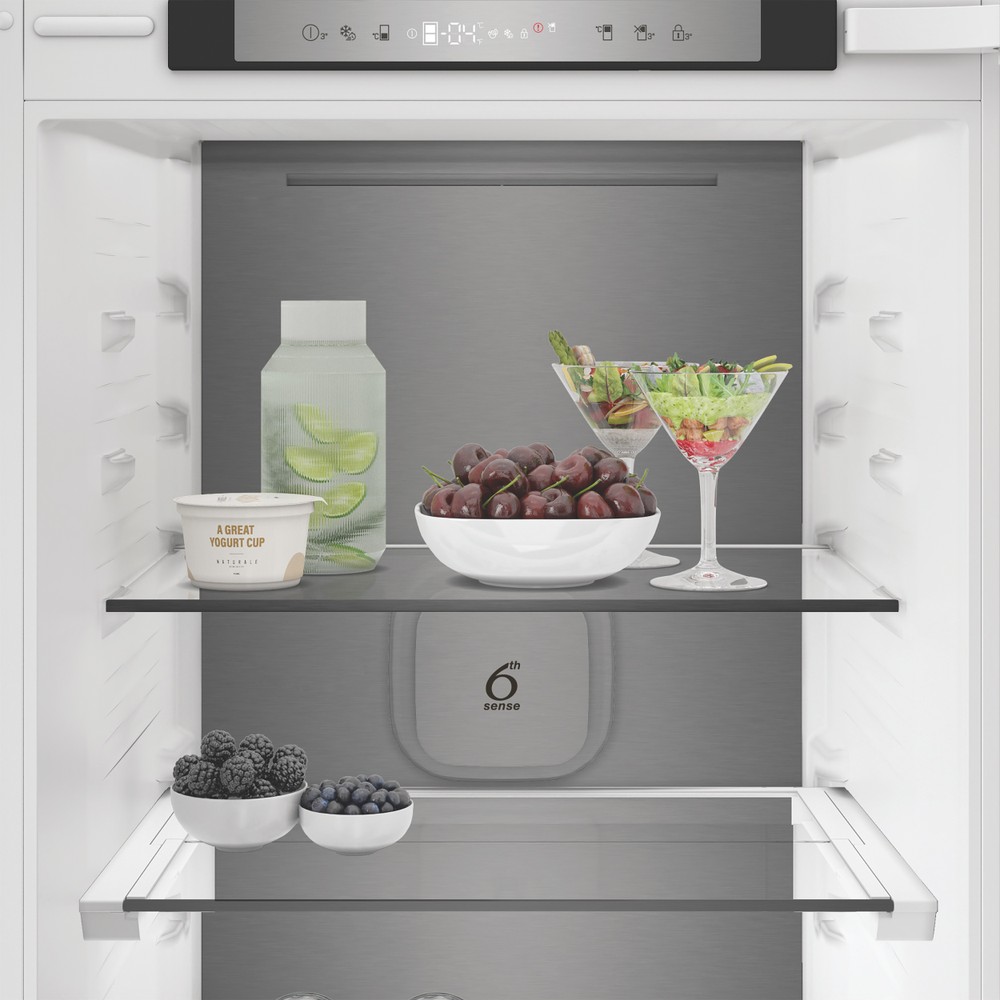 Whirlpool Combinación de frigorífico / congelador Encastre WHK2 5323 B5E2 Zinc Metal 2 doors Lifestyle frontal