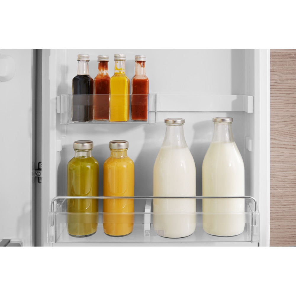 Bauknecht Koelkast Inbouw KSI 10VF2 Wit Lifestyle detail