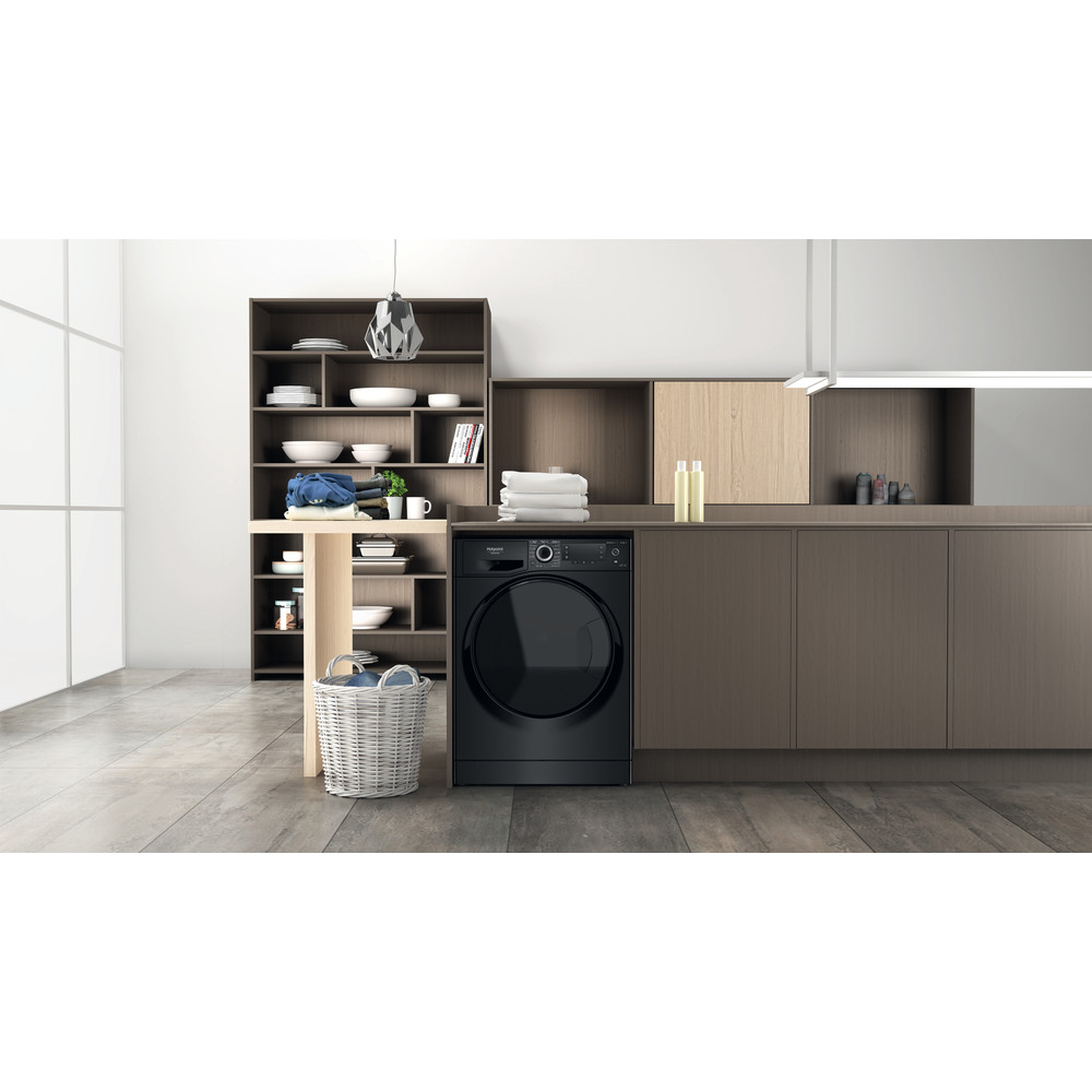 Hotpoint_Ariston Maşină de spălat rufe cu uscător Neincorporabil NDD 11725 BDA EE Negru Încărcare frontală Lifestyle frontal