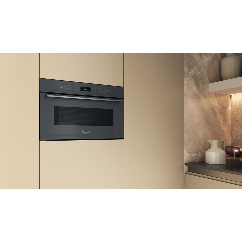 Whirlpool Microgolfoven Inbouw WMD7O4TSG Stardust grey glossy Elektronisch 31 Microgolven+Grill 1000 Lifestyle perspective