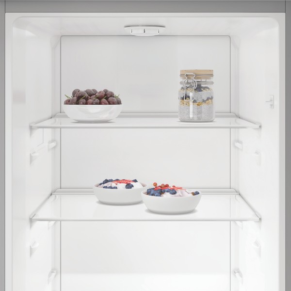 Indesit Ledusskapis Brīvi stāvošs MLINS 1411 S4E New Silver – ARC 1035 Lifestyle frontal