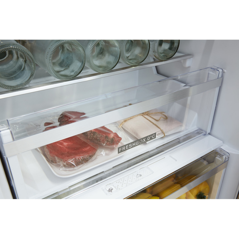 Whirlpool Kombinirani hladnjak Samostojeći W7 811O OX Optički Inox 2 doors Lifestyle detail