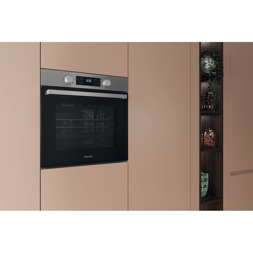 Hotpoint OVEN Built-in HO3 K55H X UK Electric A Lifestyle perspective
