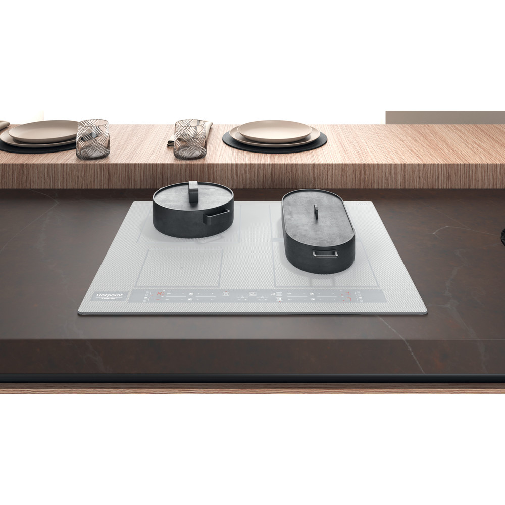 Hotpoint_Ariston Plită HB 8460B NE/W Alb Induction vitroceramic Lifestyle frontal top down