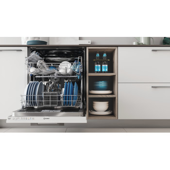 Indesit Geschirrspüler Einbaugerät IDI NE219B Vollintegrierbar F Lifestyle frontal open