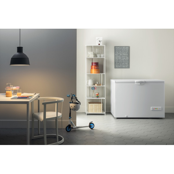 Indesit Морозильная камера Отдельно стоящий OS 1A 400 H 1 Белый Lifestyle frontal open
