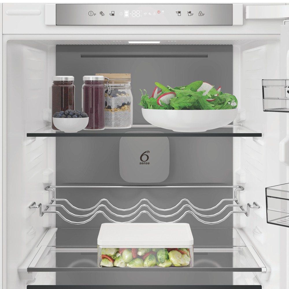 Whirlpool Kombinirani hladnjak Ugradbeni WHK2 5293 B5E2 Zinc Metal 2 doors Lifestyle frontal