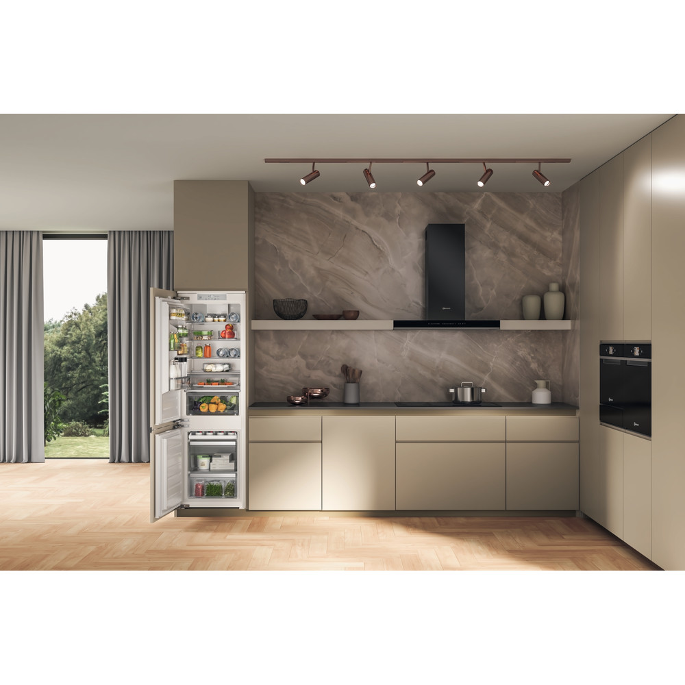 Bauknecht Kühl-Gefrierkombination Einbaugerät BKC18D013C2 SF LH Weiss 2 Türen Lifestyle frontal open