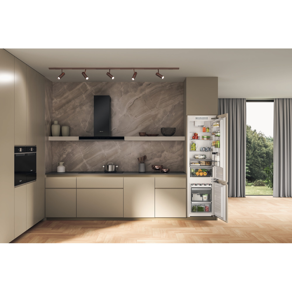 Bauknecht Kühl-Gefrierkombination Einbaugerät BKC20D013C2 SF Weiss 2 Türen Lifestyle frontal open