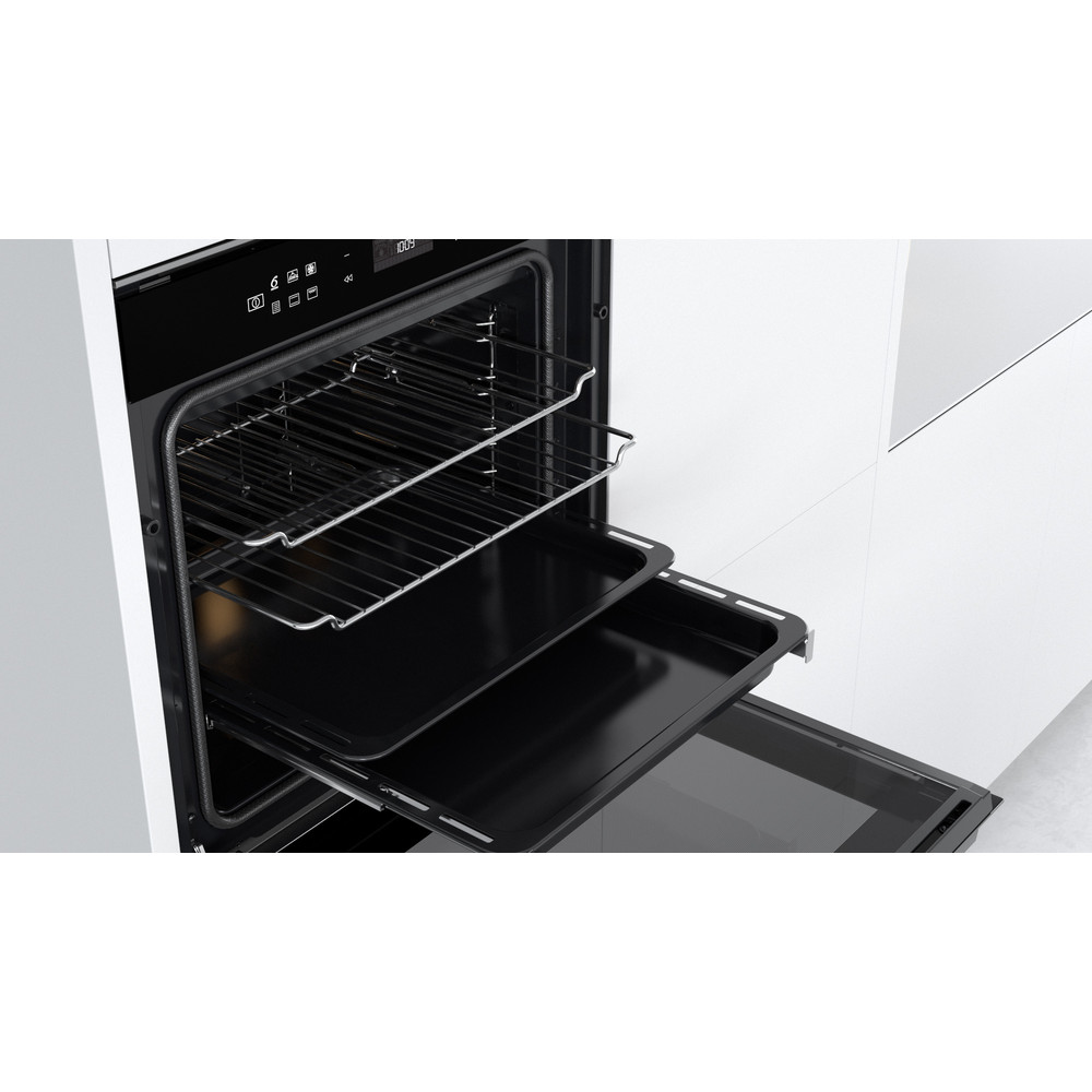 Whirlpool Four Encastrable W7 OM4 4S1 P Electrique A+ Lifestyle perspective open