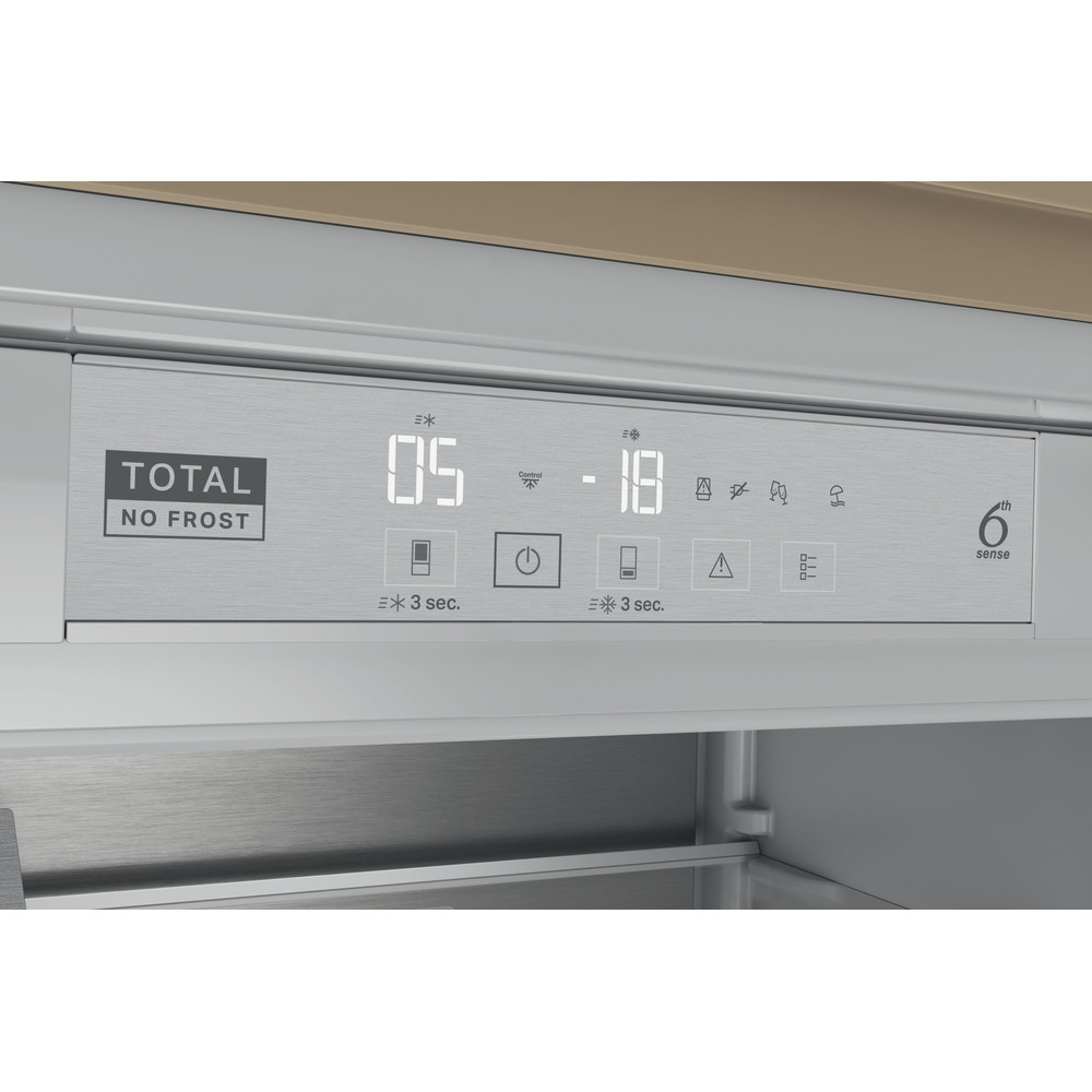 Whirlpool Racitor-congelator combinat Încorporabil WH SP70 T262 P White - ARC P1 2 doors Control panel