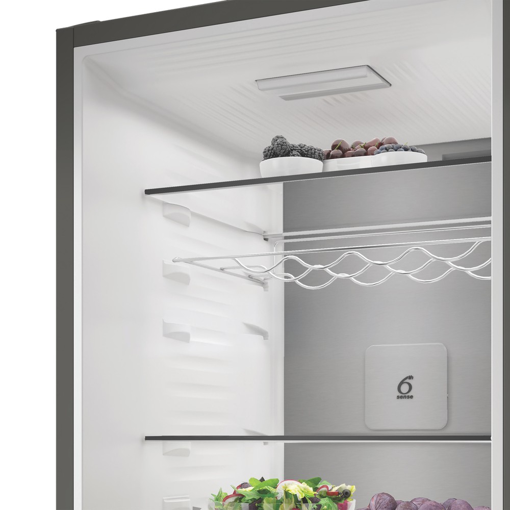 Whirlpool Combinado Livre Instalação WHK 22414 XBR8EA ARC 764 Manhattan Gray 2 doors Lifestyle perspective