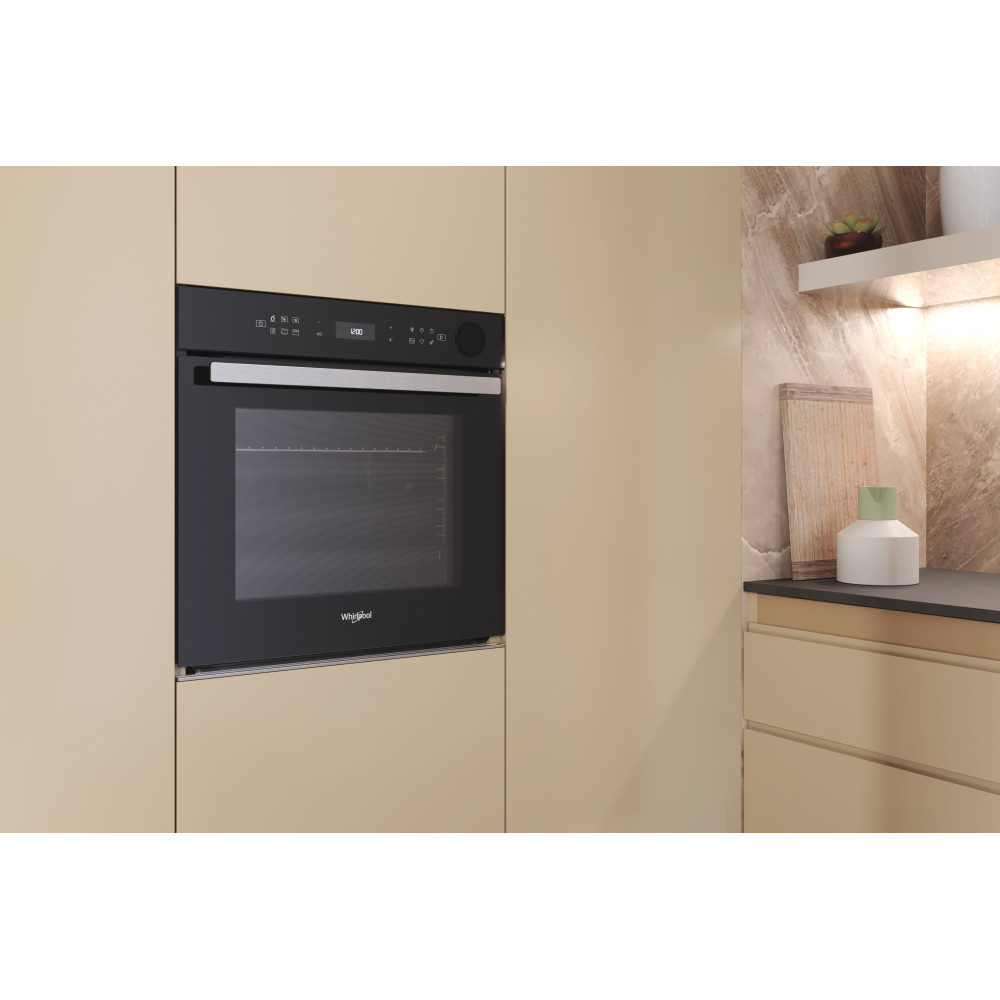Whirlpool Horno Encastre AKZ9S 8220 NB Eléctrico A + Lifestyle perspective