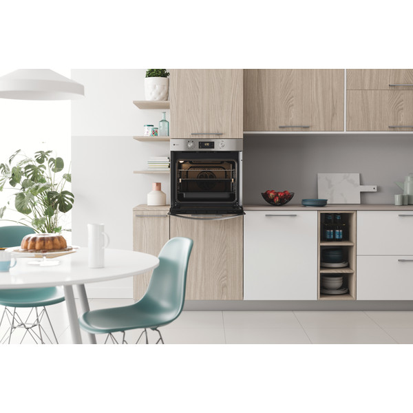 Indesit Φούρνος Εντοιχιζόμενο IFWS 3841 JH IX Ηλεκτρική A+ Lifestyle frontal open