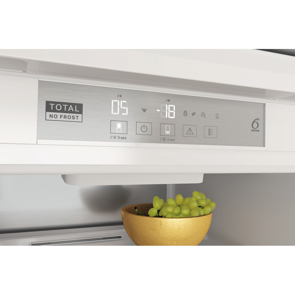 Whirlpool Hűtő/fagyasztó kombináció Beépíthető WHC18 T574 P Fehér 2 doors Control panel