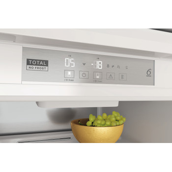 Whirlpool Racitor-congelator combinat Încorporabil WHC18 T574 P Alb 2 doors Control panel