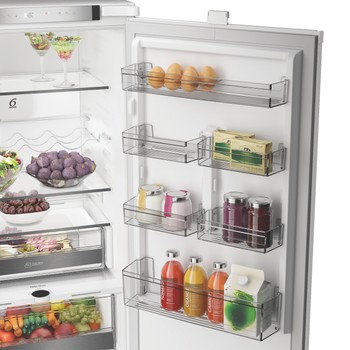 Whirlpool Kombinovaná chladnička s mrazničkou Vstavané WHK2 5294 B7E1 White - ARC P1 2 doors Lifestyle detail