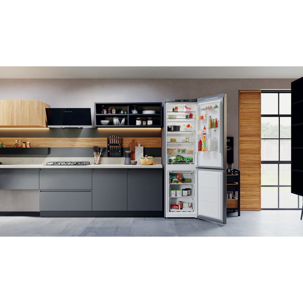 Hotpoint_Ariston Combinados Libre instalación HAFC9 TA23SX O3 Saturn Steel 2 doors Lifestyle frontal open